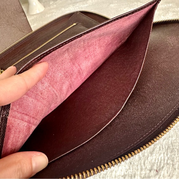 Louis Vuitton Maroon Taiga Leather Clutch Hand Bag Wallet - Picture 12 of 14